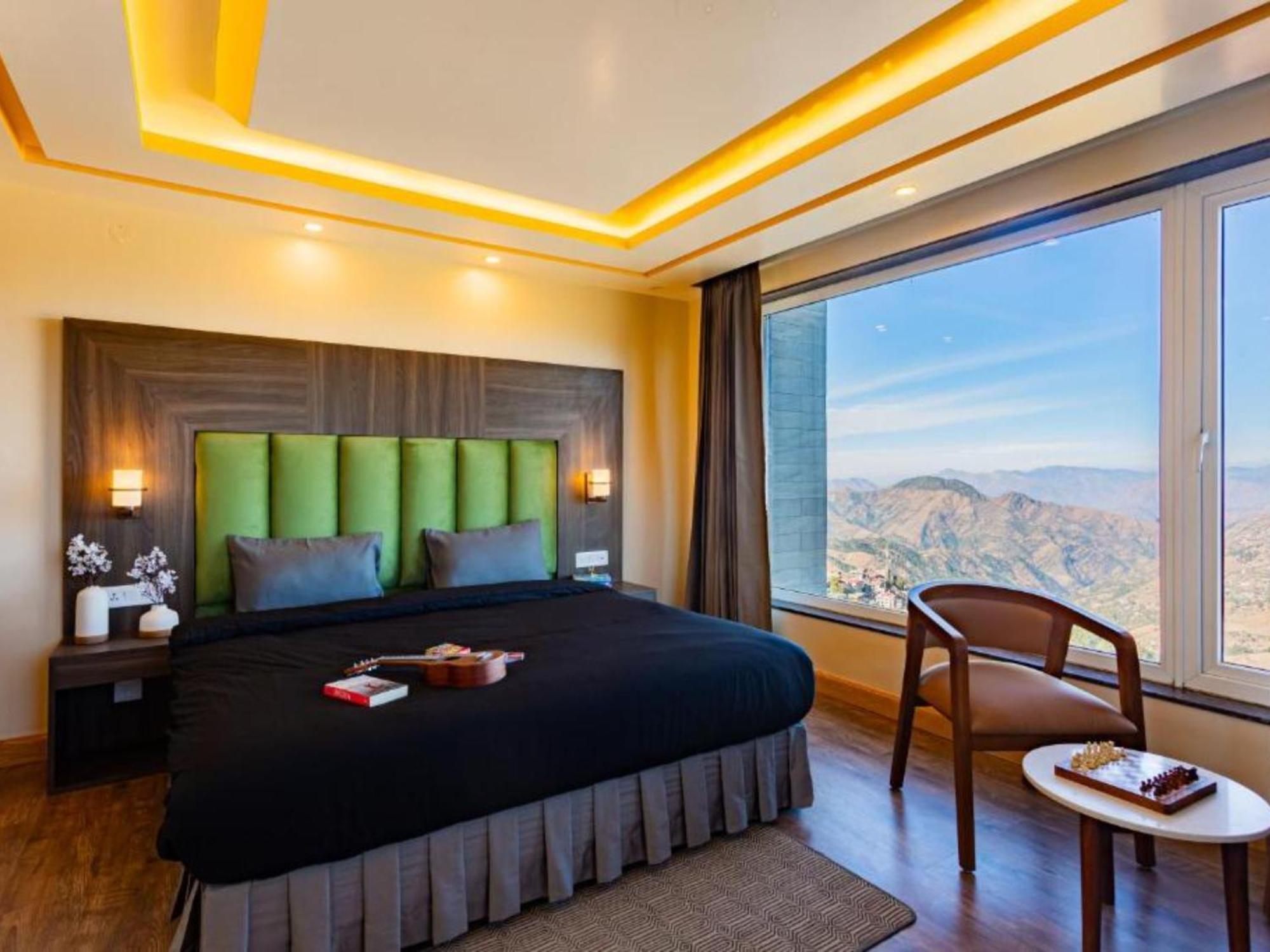 The Hosteller Shimla, Valley View Room photo